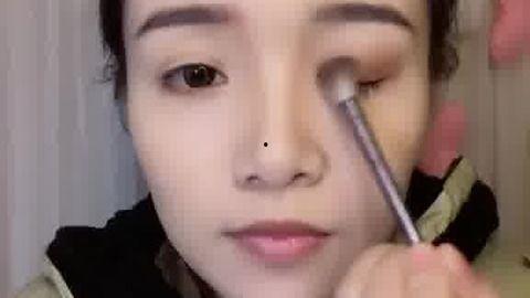 化妆详细视频欧美妆,打造时尚魅惑的妆容艺术