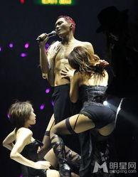 欧美机械舞女跳舞视频,视觉盛宴震撼呈现