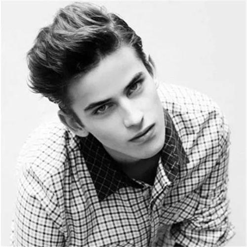 欧美男生漂白视频,揭秘肤色转变全过程