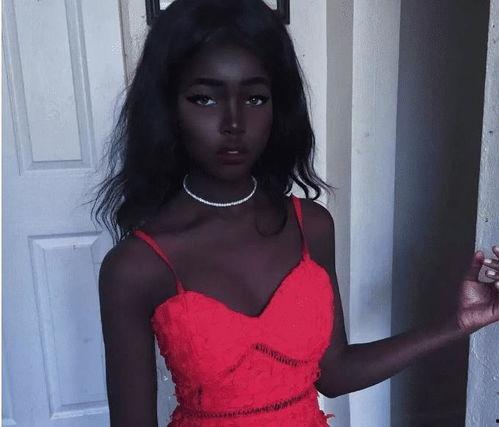 欧美黑人大战白嫩视频