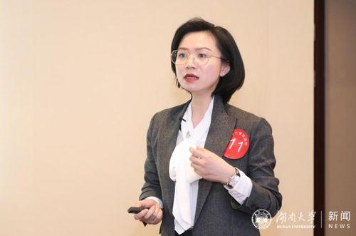欧美女讲师演讲视频,揭秘视频背后的精彩瞬间