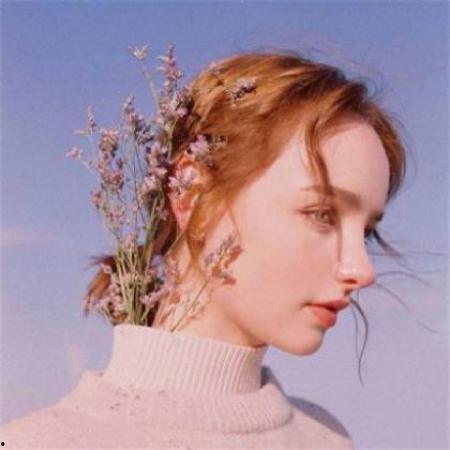 四月你好欧美视频,欧美风情视频中的春日盛宴