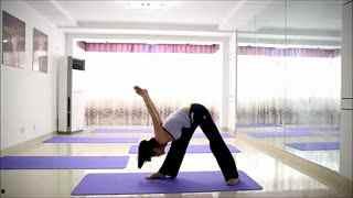 欧美滑板极限操作视频,惊险刺激的极限挑战之旅